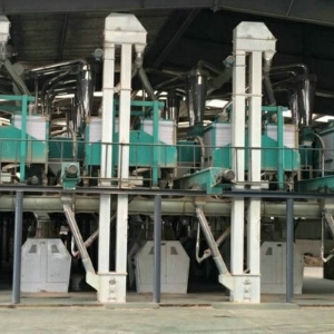 玉米芯加工設(shè)備廠家